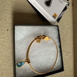 NWOT Alex & Ani living water gold bangle